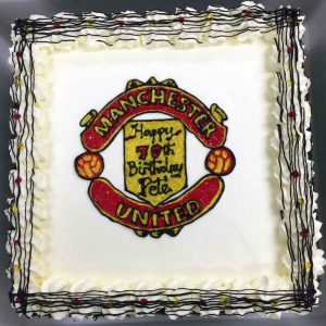 Square cake with the Manchester United logo